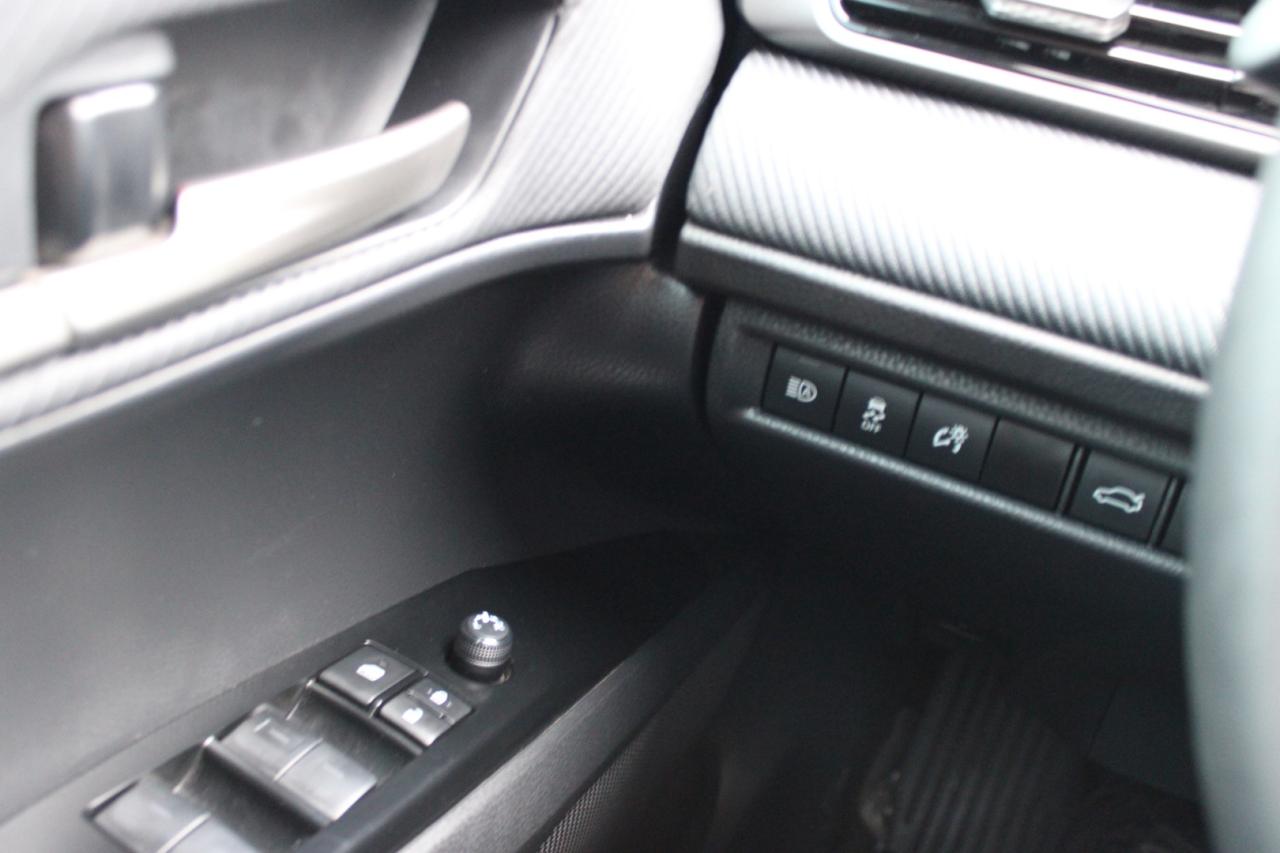 2025 Toyota Camry Hybrid SE Hybrids 2.5L No Accident $128/Weekly Certified Photo