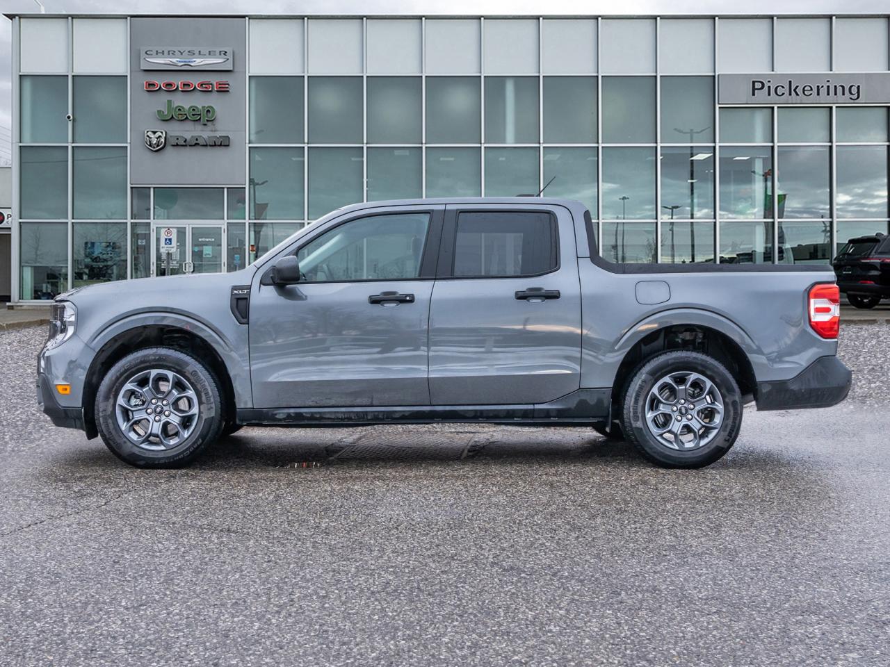 2025 Ford Maverick XLT AWD SuperCrew   2SETS OF TIRES  ONE OWNER Photo