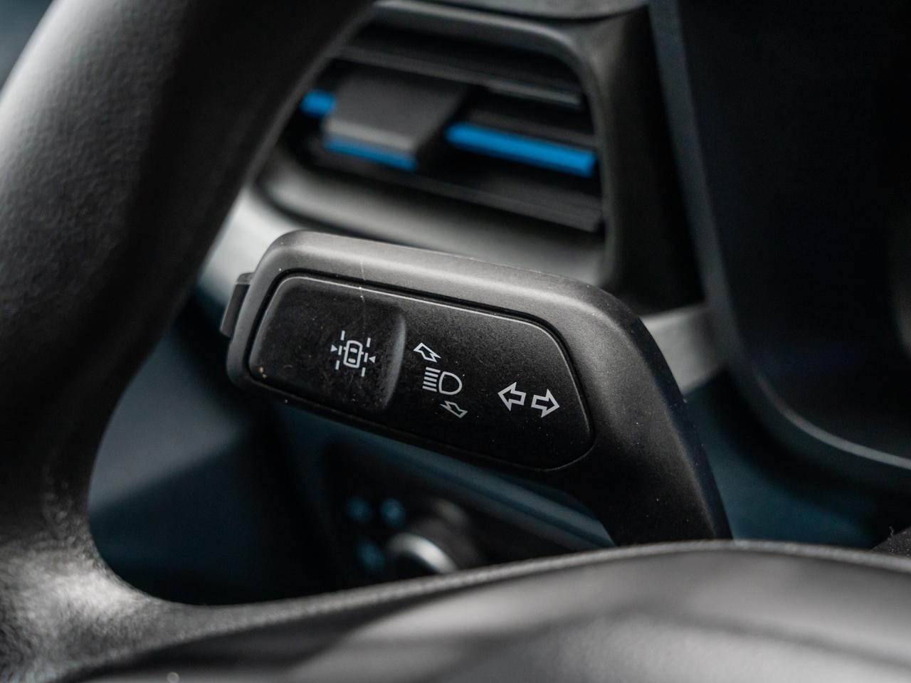 2025 Ford Maverick XLT AWD SuperCrew   2SETS OF TIRES  ONE OWNER Photo