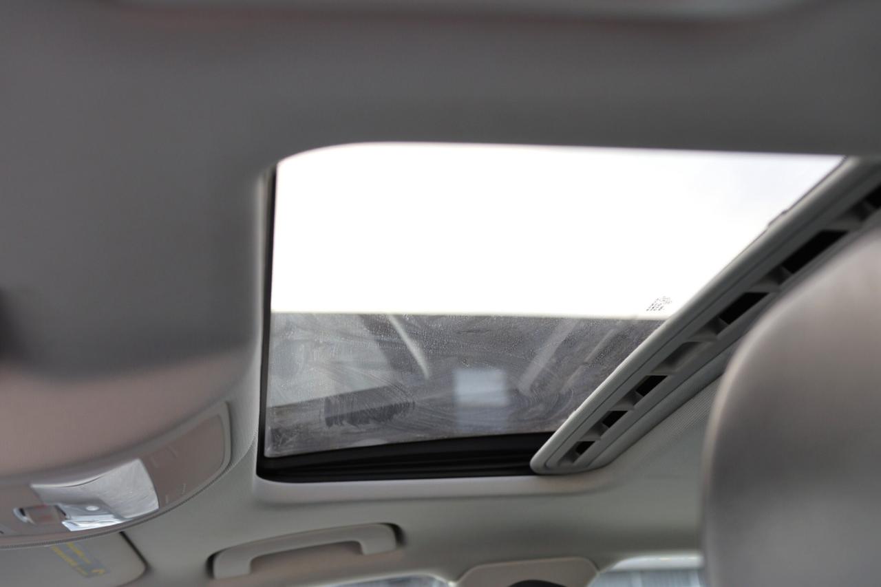 2013 Audi A4 6S MAN-AWD/LEATHER/SUNROOF/H SEATS/P SEAT/BLUETOOT Photo