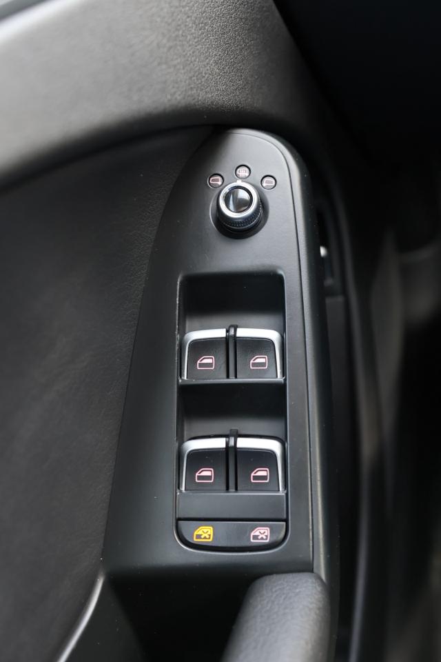 2013 Audi A4 6S MAN-AWD/LEATHER/SUNROOF/H SEATS/P SEAT/BLUETOOT Photo