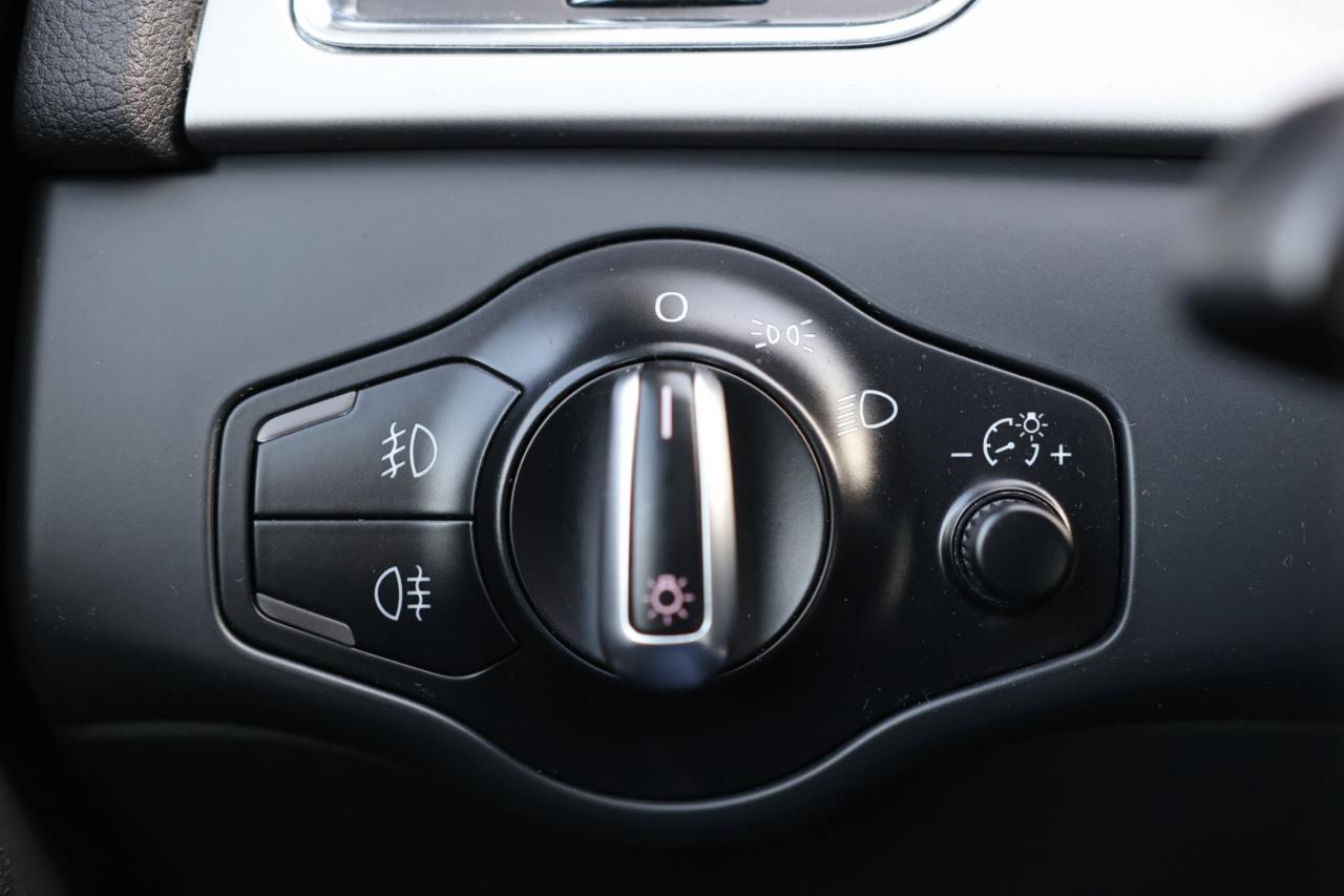 2013 Audi A4 6S MAN-AWD/LEATHER/SUNROOF/H SEATS/P SEAT/BLUETOOT Photo