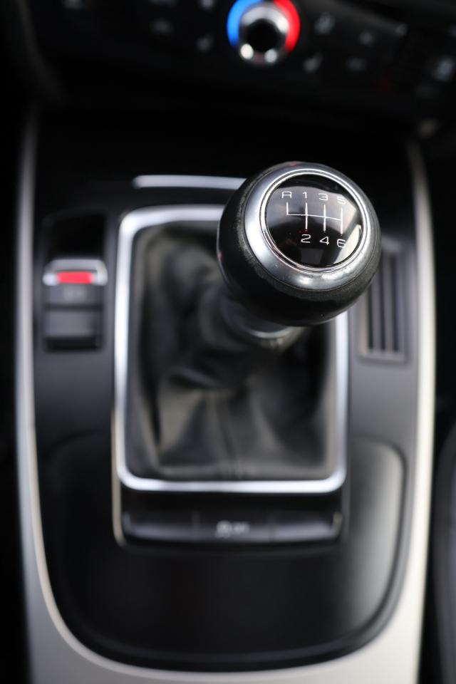 2013 Audi A4 6S MAN-AWD/LEATHER/SUNROOF/H SEATS/P SEAT/BLUETOOT Photo