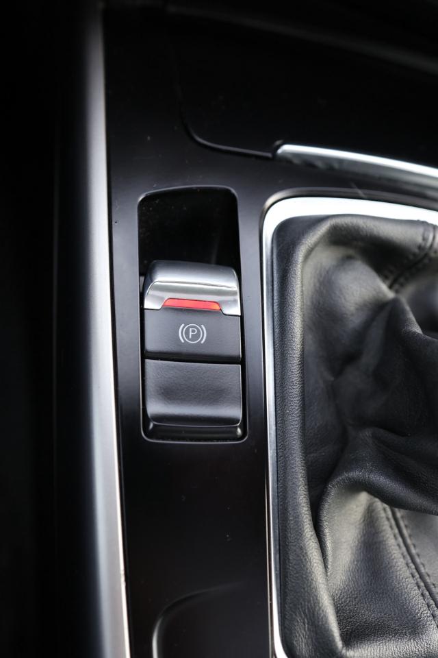 2013 Audi A4 6S MAN-AWD/LEATHER/SUNROOF/H SEATS/P SEAT/BLUETOOT Photo