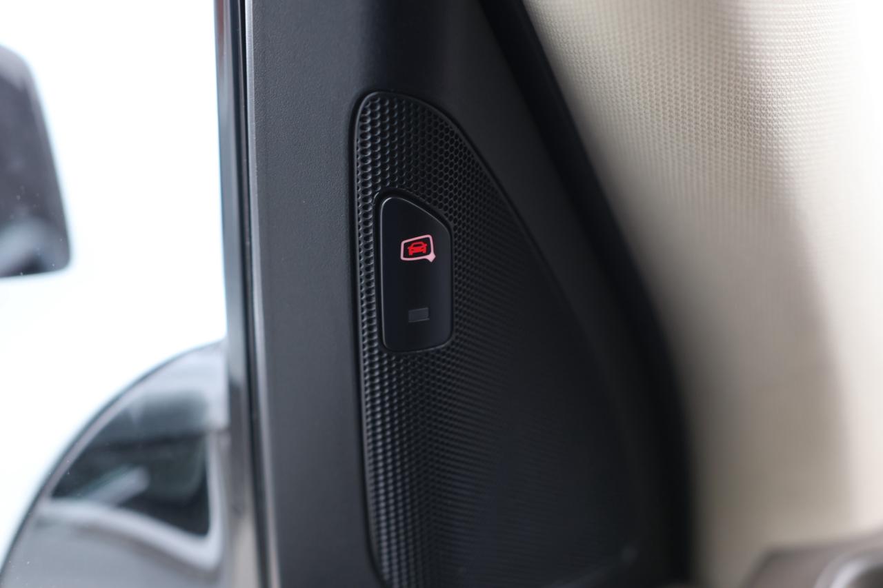 2016 Audi Q5 TECHNIK-QUATTRO/NAV/PANOROOF/BLIS/KEYLESS/MEM SEAT Photo