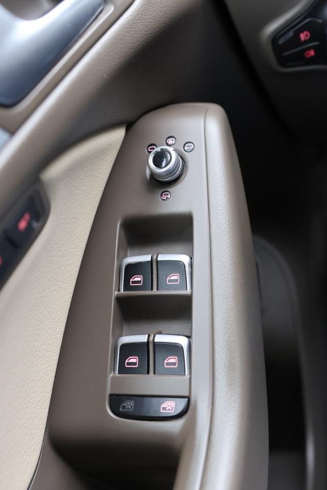 2016 Audi Q5 TECHNIK-QUATTRO/NAV/PANOROOF/BLIS/KEYLESS/MEM SEAT Photo