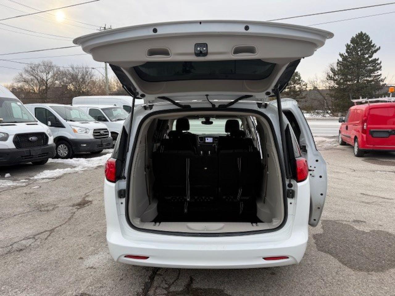 2022 Chrysler Grand Caravan SXT 2WD Photo