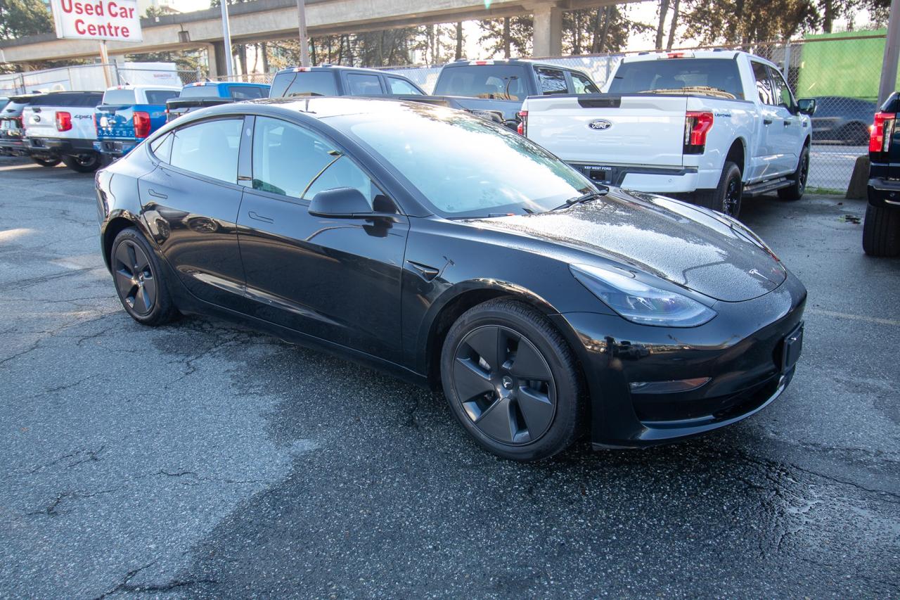 2023 Tesla Model 3 Long Range AWD Photo3