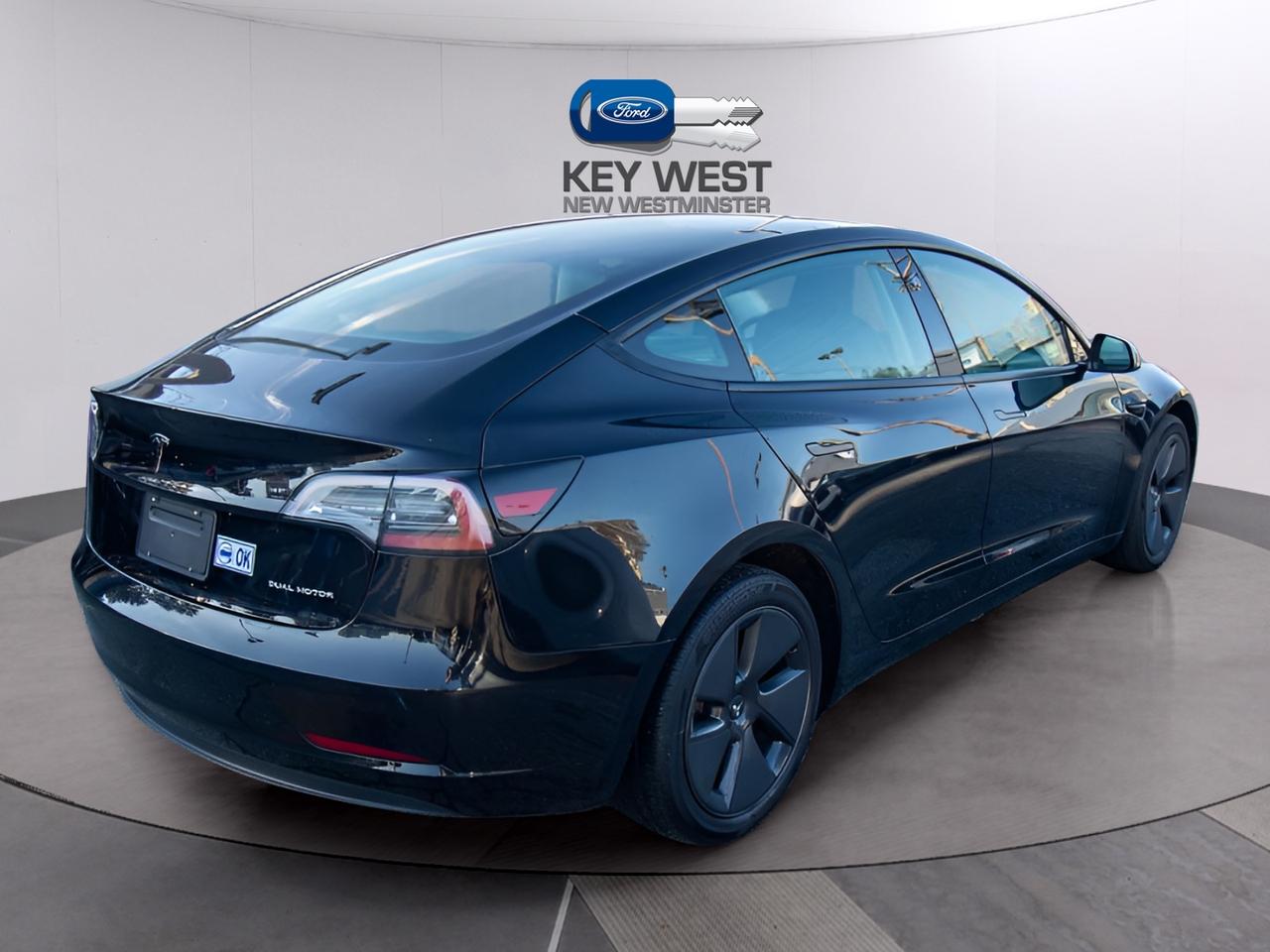 2023 Tesla Model 3 Long Range AWD Photo4