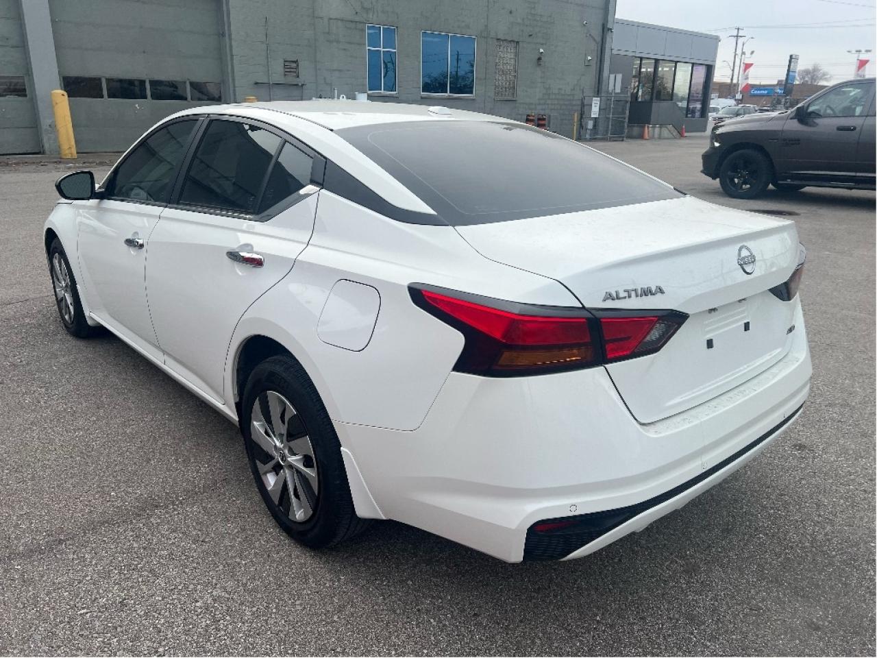 2024 Nissan Altima S AWD Photo2