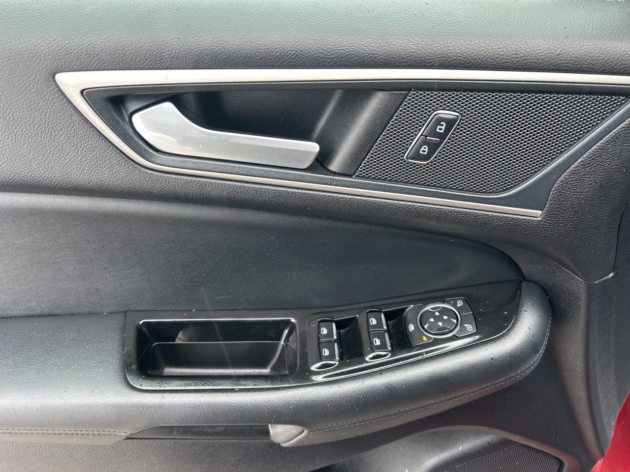 2019 Ford Edge SEL FWD Photo