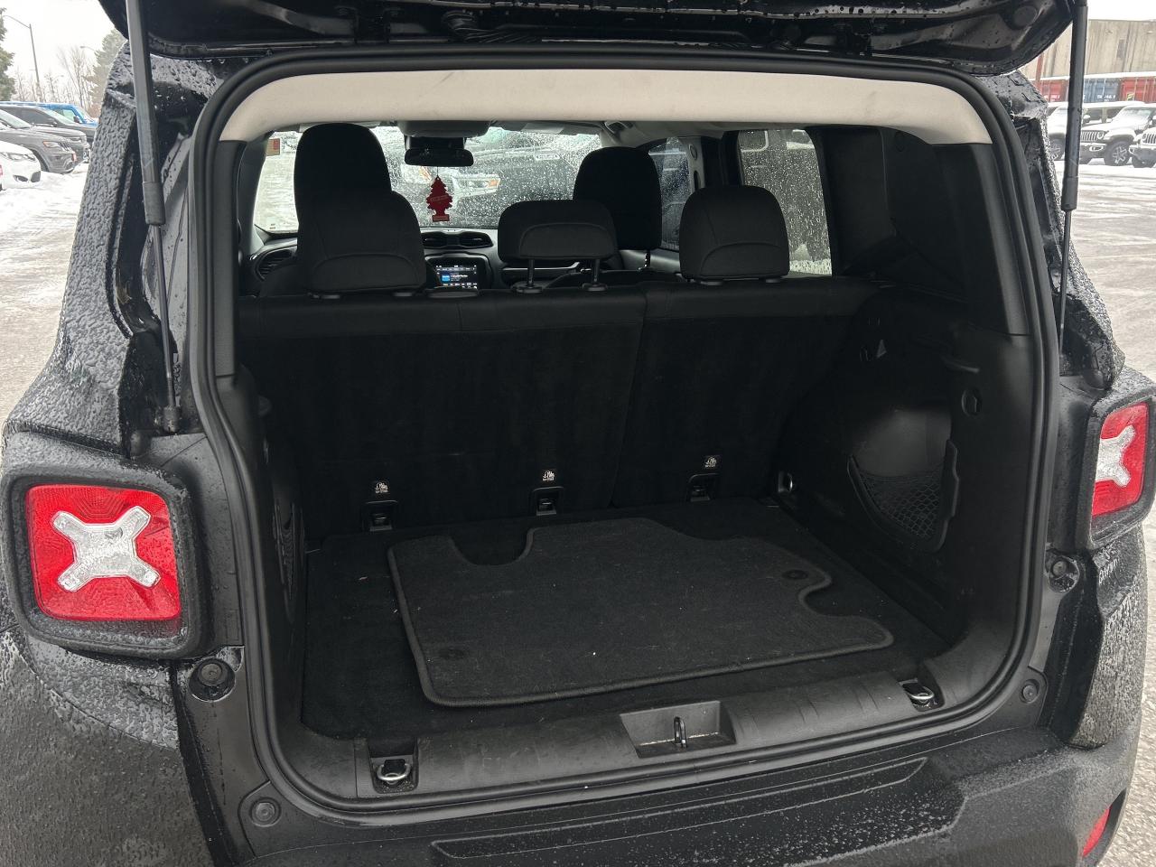 2018 Jeep Renegade Altitude w/Remote Start, Heated Seats/Steering Photo