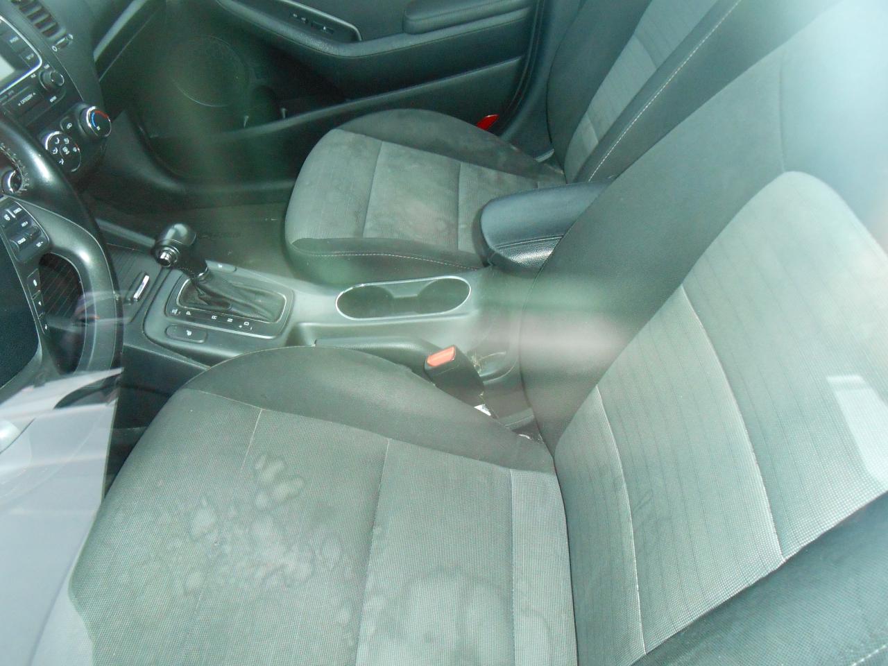 2014 Kia Forte 5-Door 5dr HB Auto EX SAFETY INCLUDED Photo