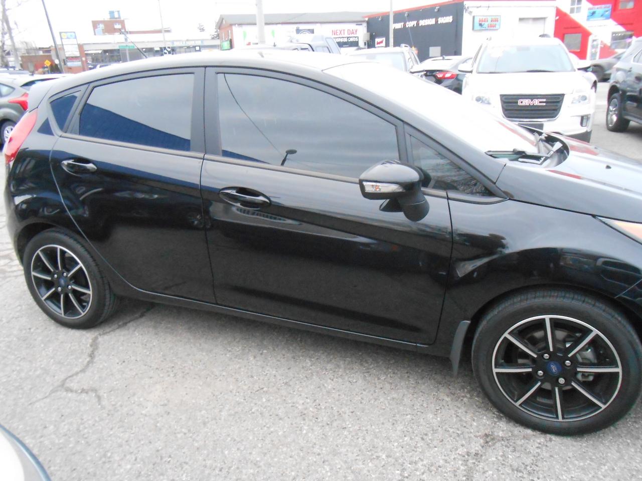 2015 Ford Fiesta 5dr HB SE Photo