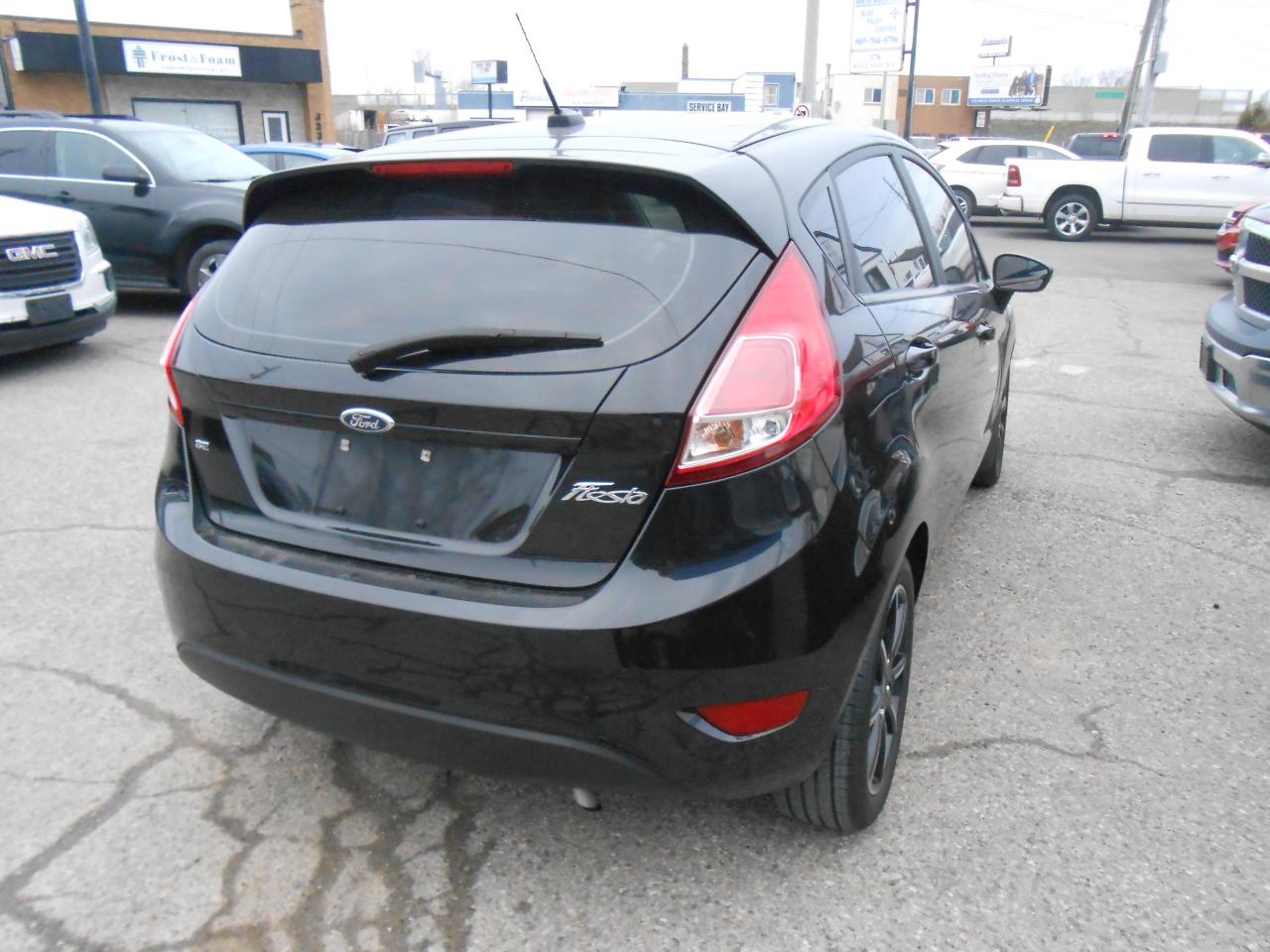 2015 Ford Fiesta 5dr HB SE Photo3