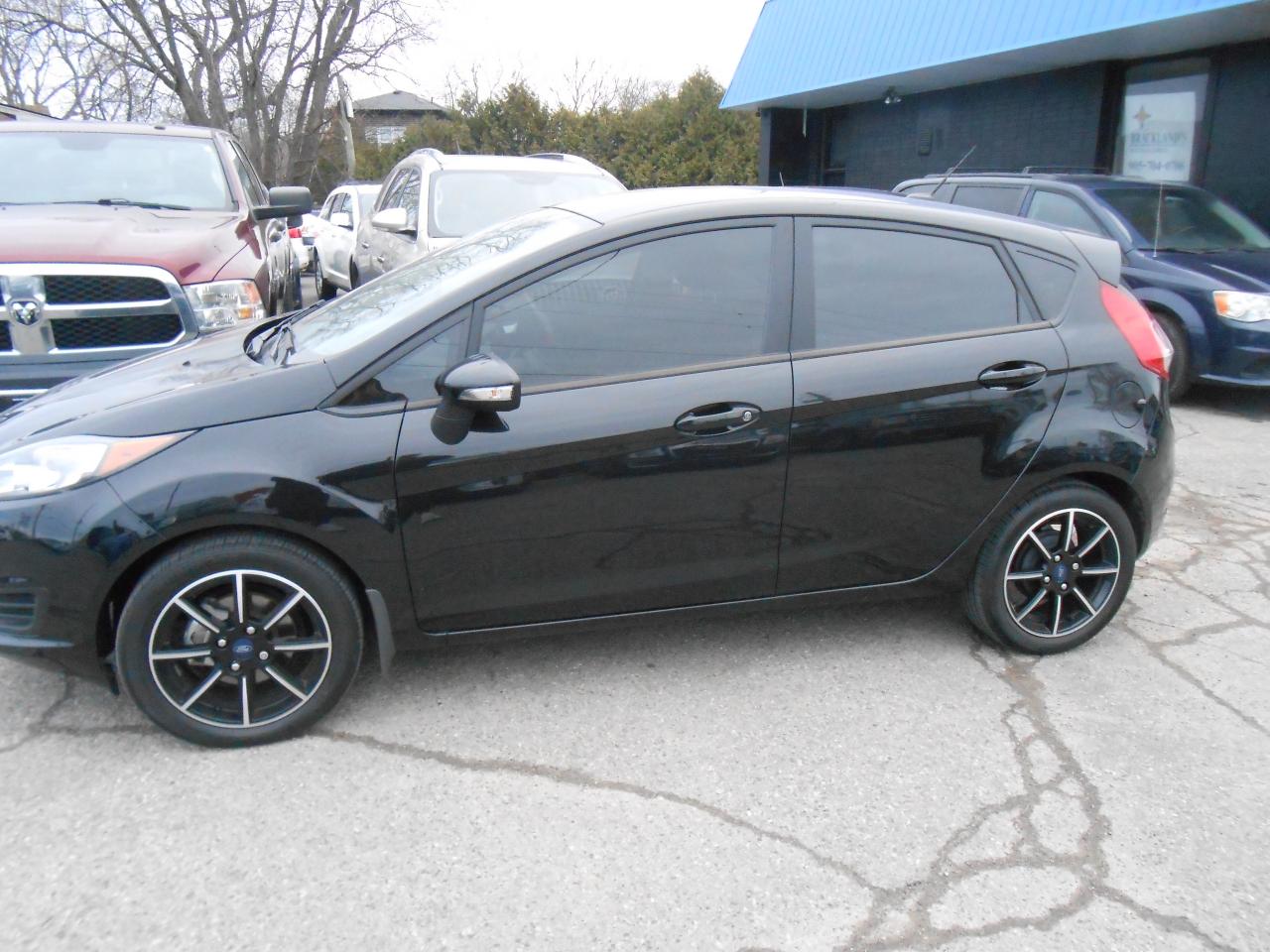 2015 Ford Fiesta 5dr HB SE Photo