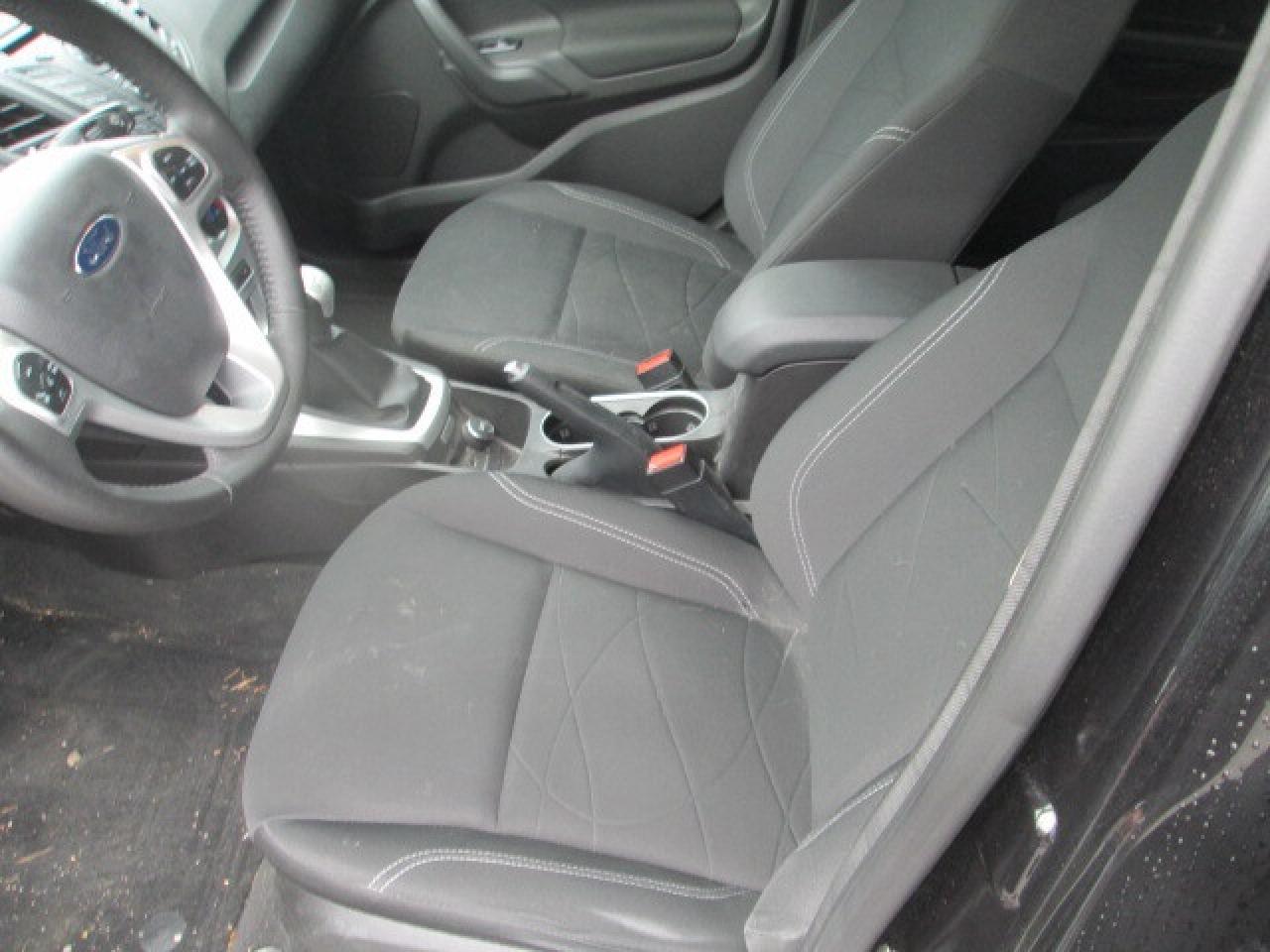 2015 Ford Fiesta 5dr HB SE Photo