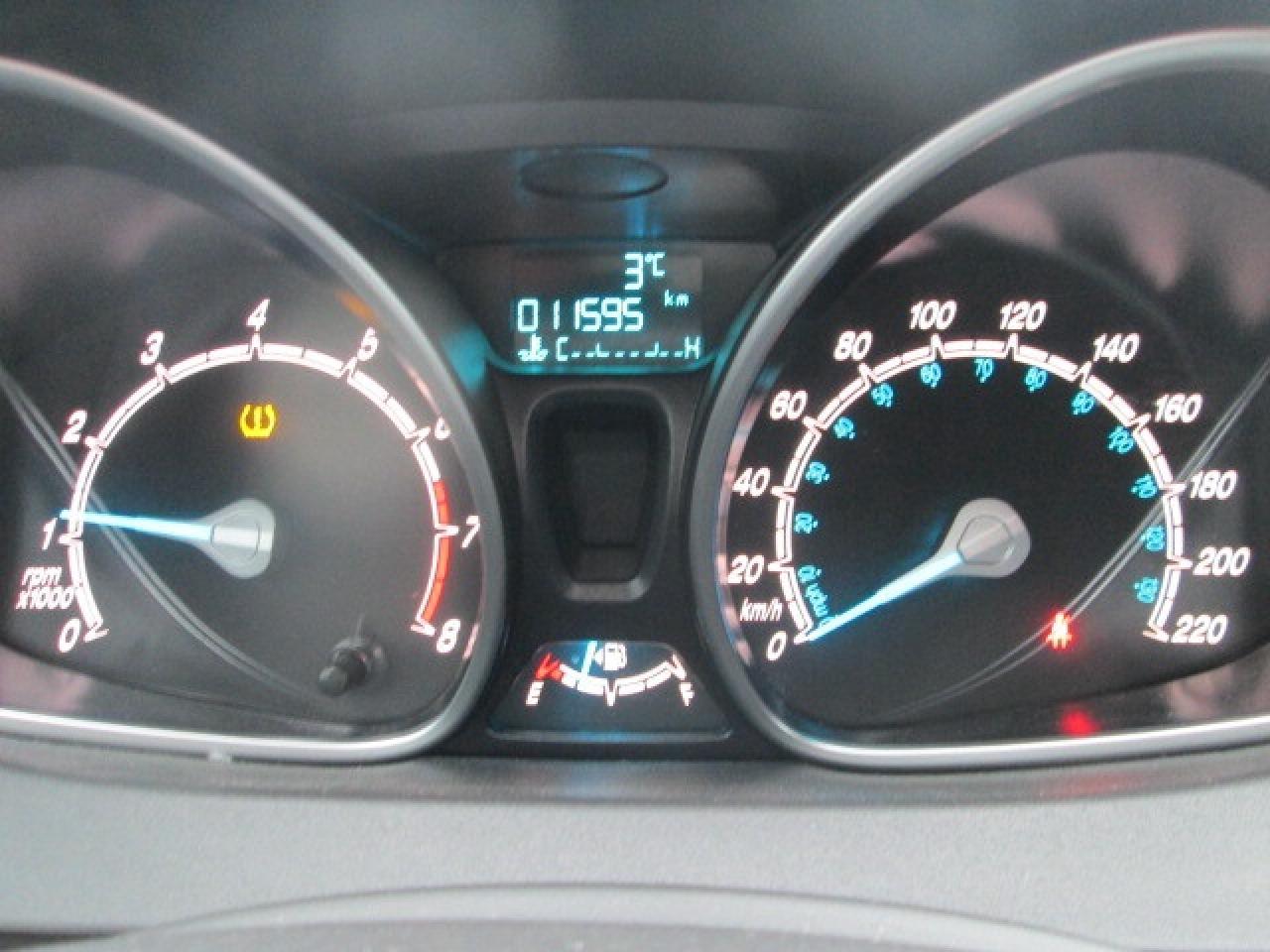 2015 Ford Fiesta 5dr HB SE Photo