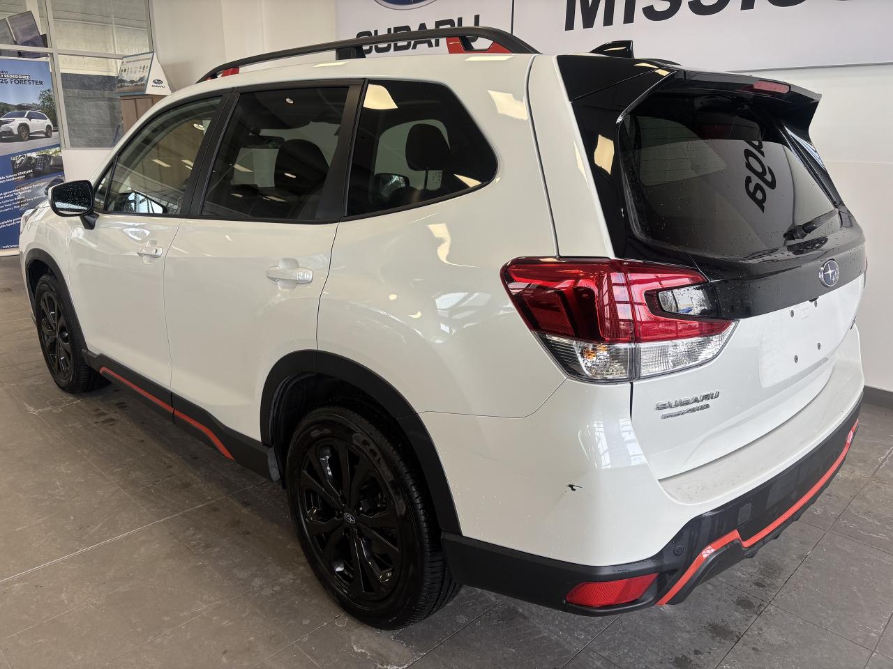 2024 Subaru Forester SPORT   1 OWNER   CLEAN CARFAX   SUNROOF   CARPLAY Photo4
