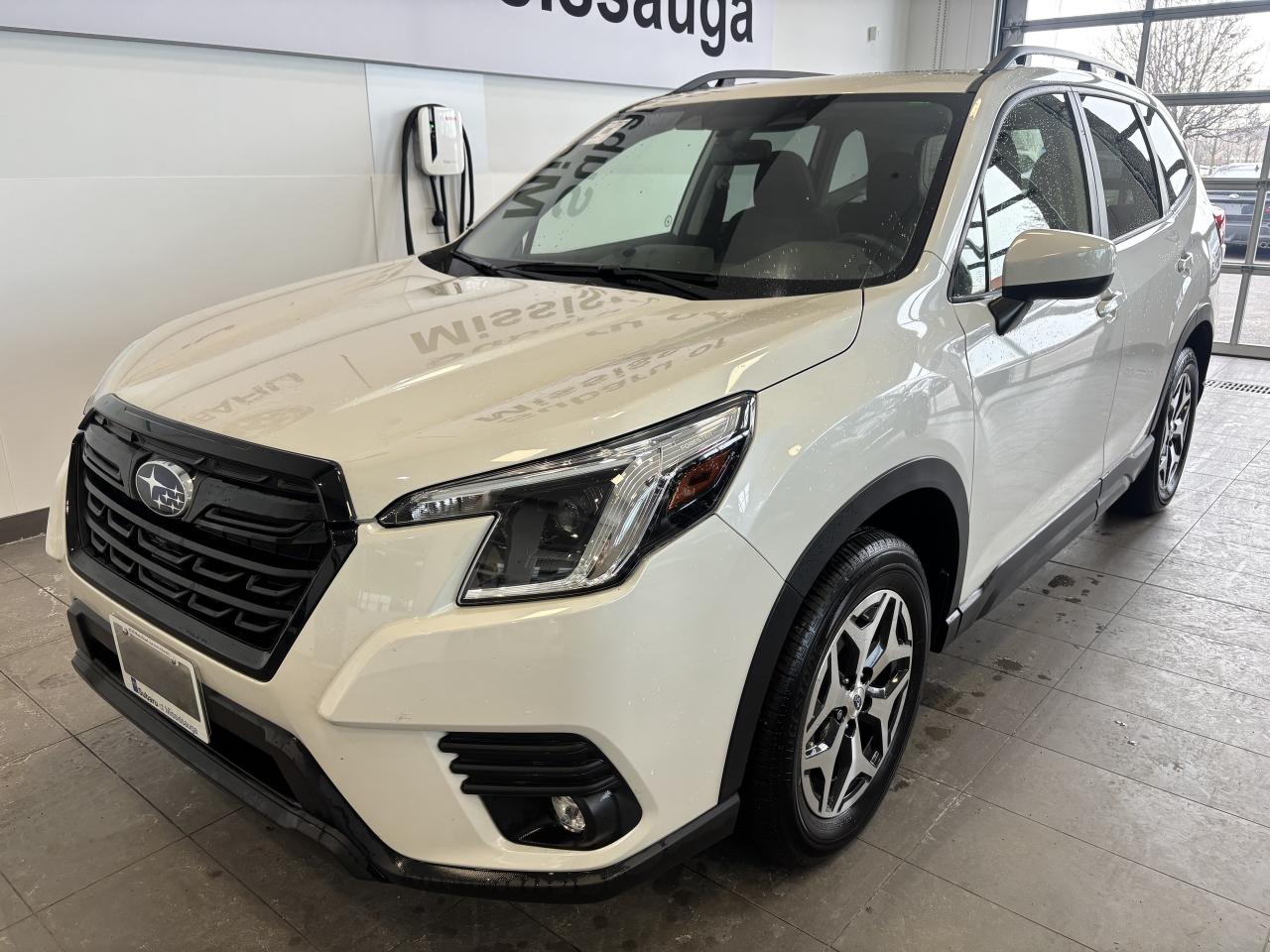 2024 Subaru Forester TOURING   ONE OWNER   CLEAN CARFAX   APPLE CARPLAY Photo2