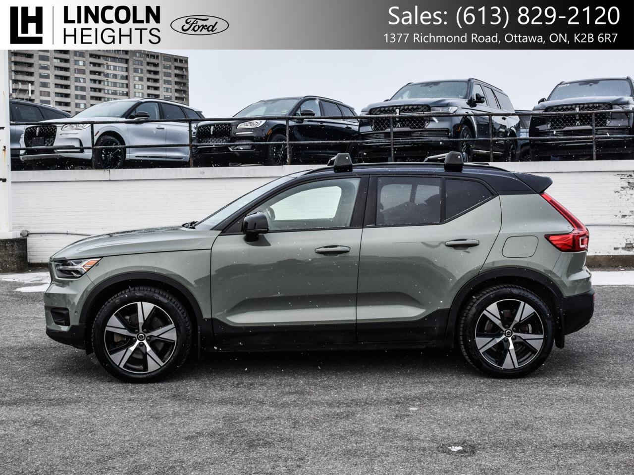 2022 Volvo XC40 Recharge Pure Electric  Photo2