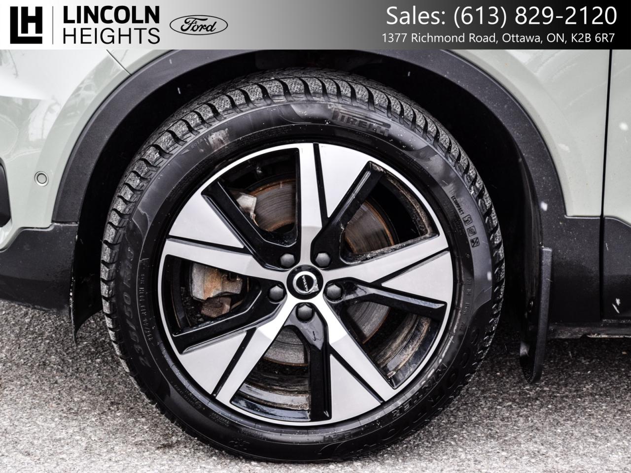 2022 Volvo XC40 Recharge Pure Electric  Photo