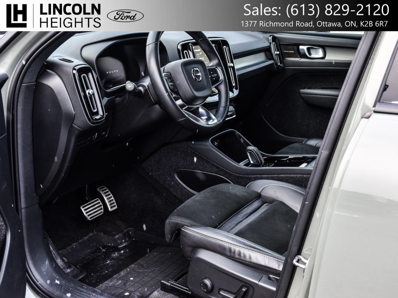 2022 Volvo XC40 Recharge Pure Electric  Photo