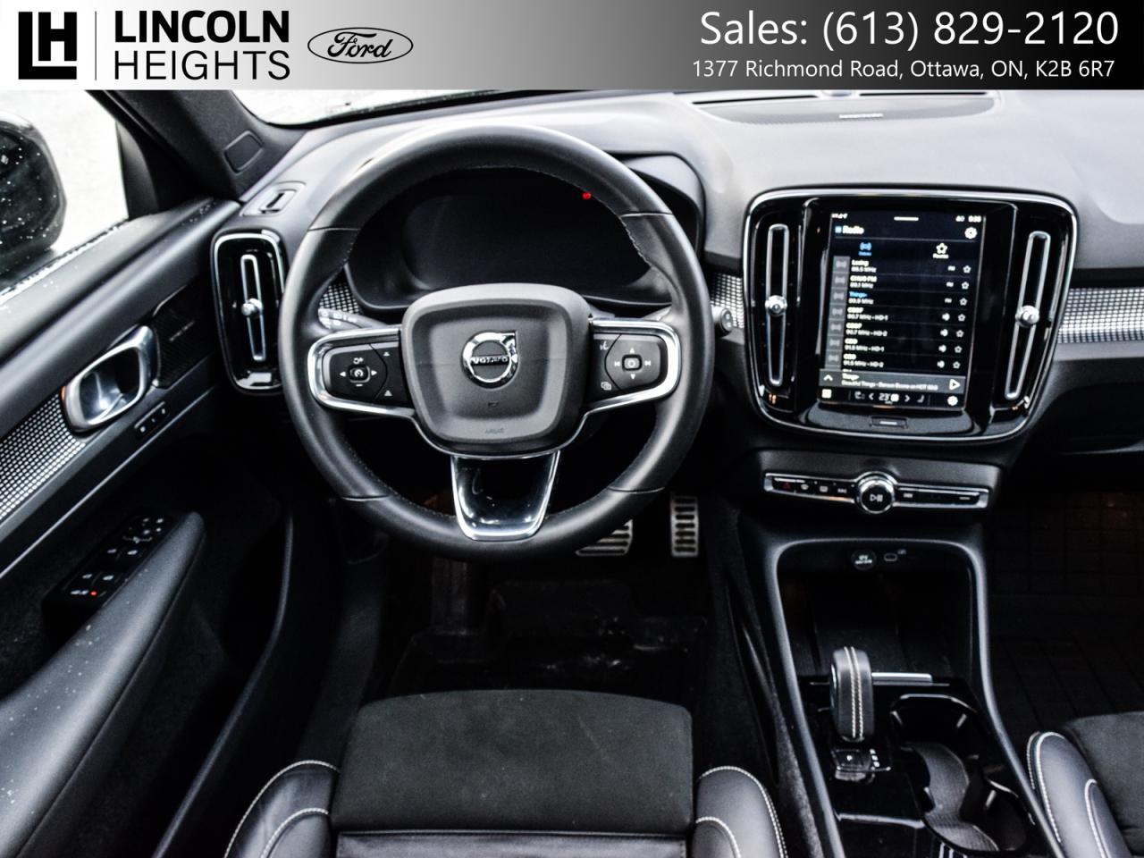 2022 Volvo XC40 Recharge Pure Electric  Photo