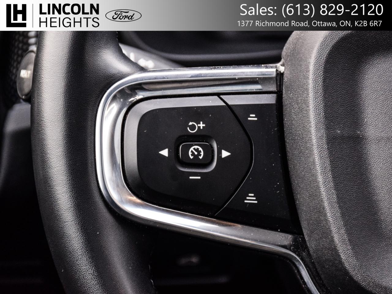 2022 Volvo XC40 Recharge Pure Electric  Photo