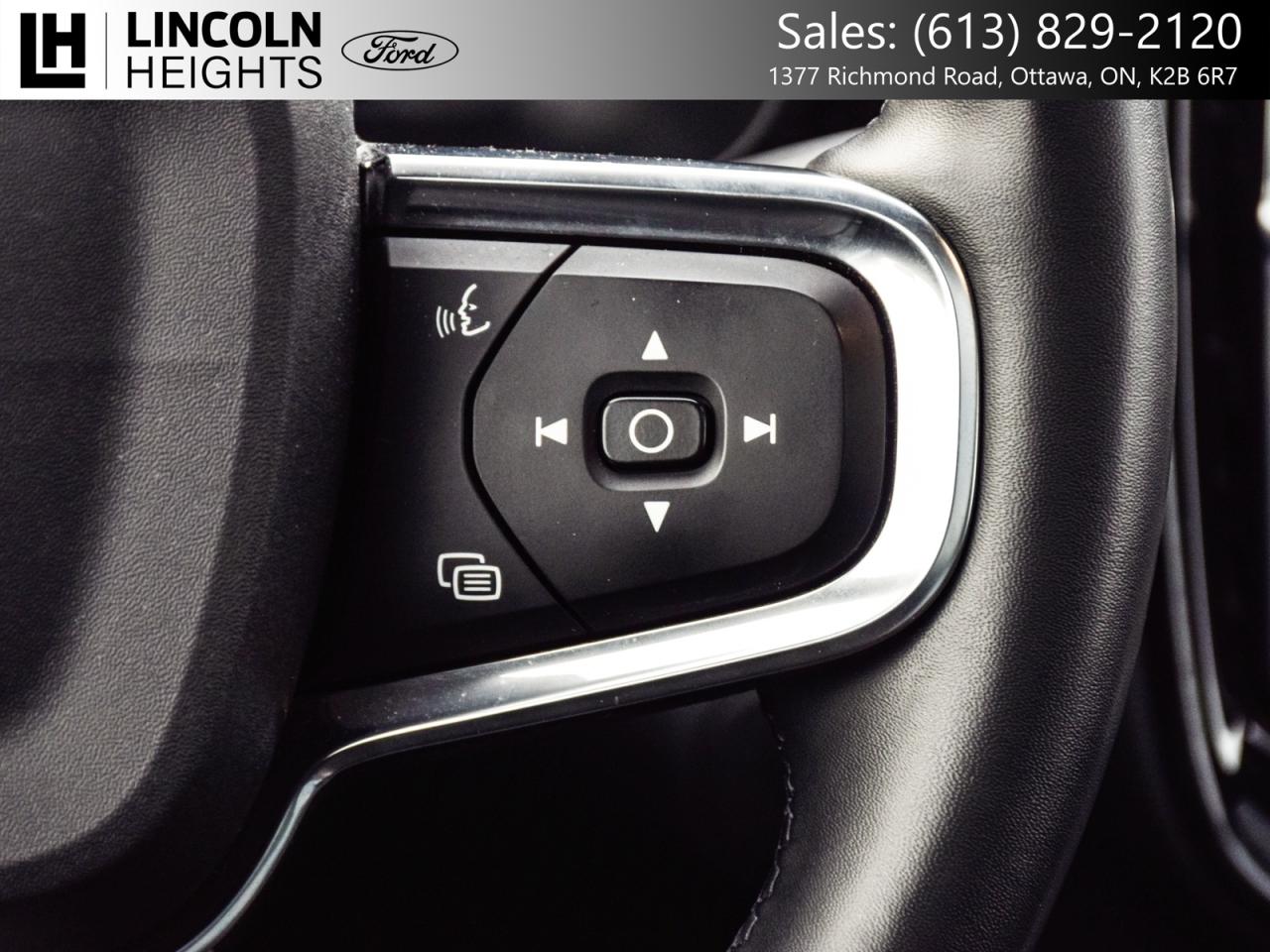 2022 Volvo XC40 Recharge Pure Electric  Photo