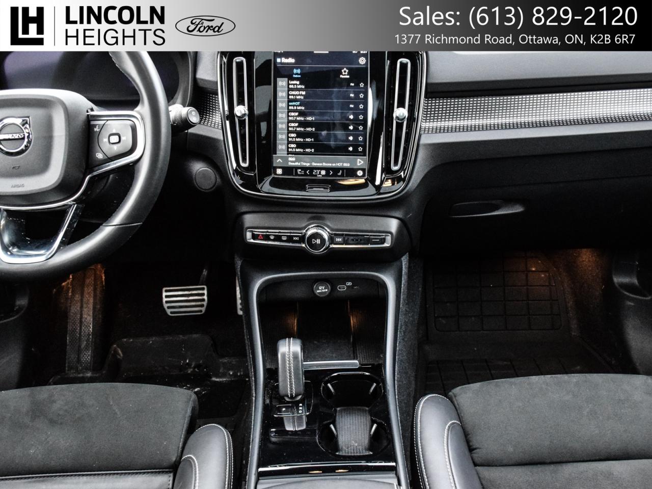 2022 Volvo XC40 Recharge Pure Electric  Photo