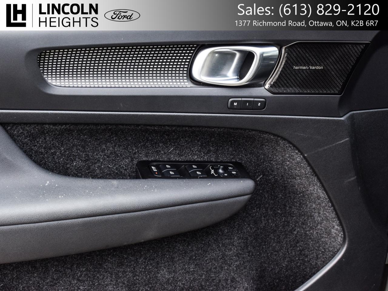 2022 Volvo XC40 Recharge Pure Electric  Photo