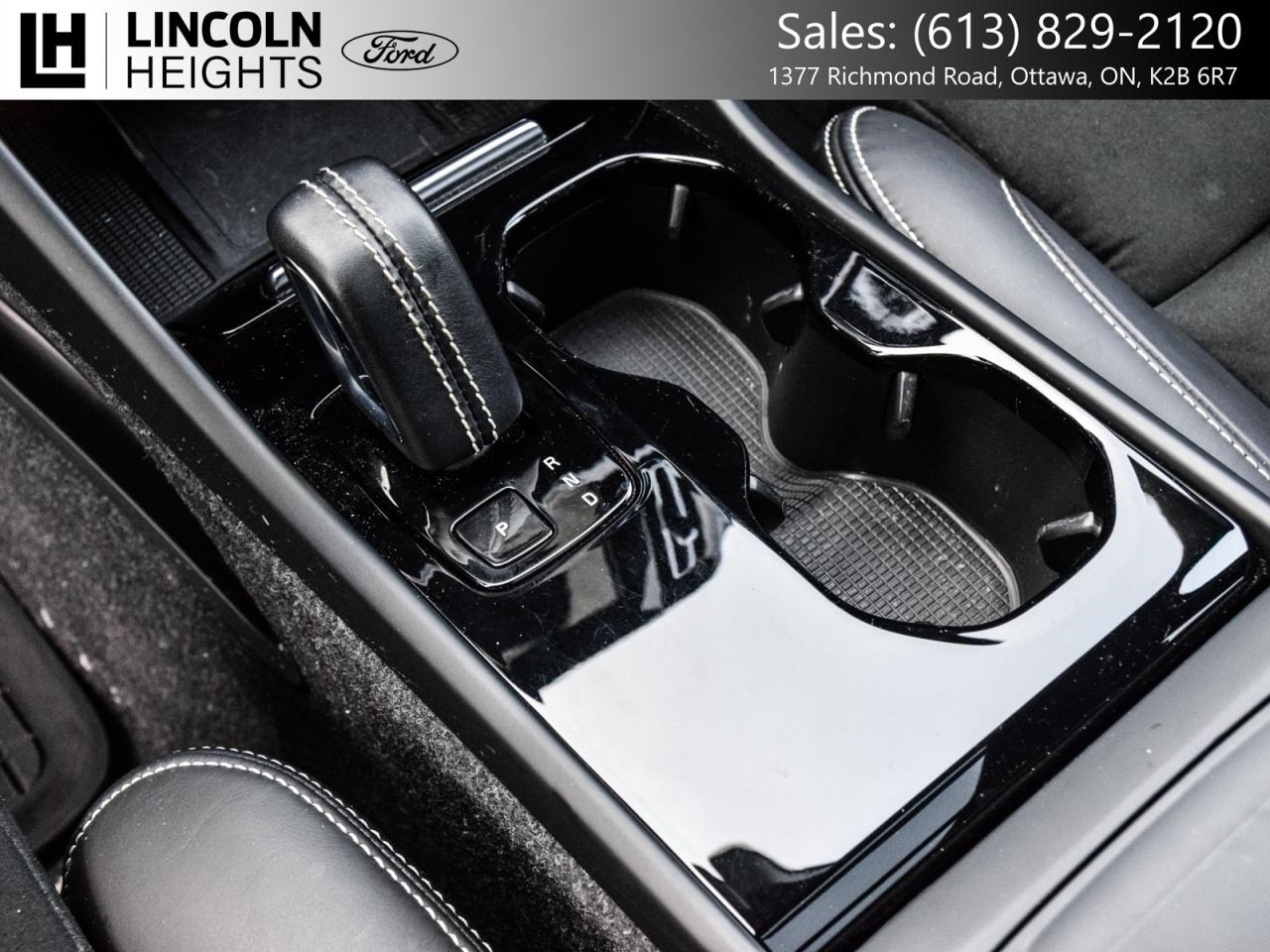 2022 Volvo XC40 Recharge Pure Electric  Photo