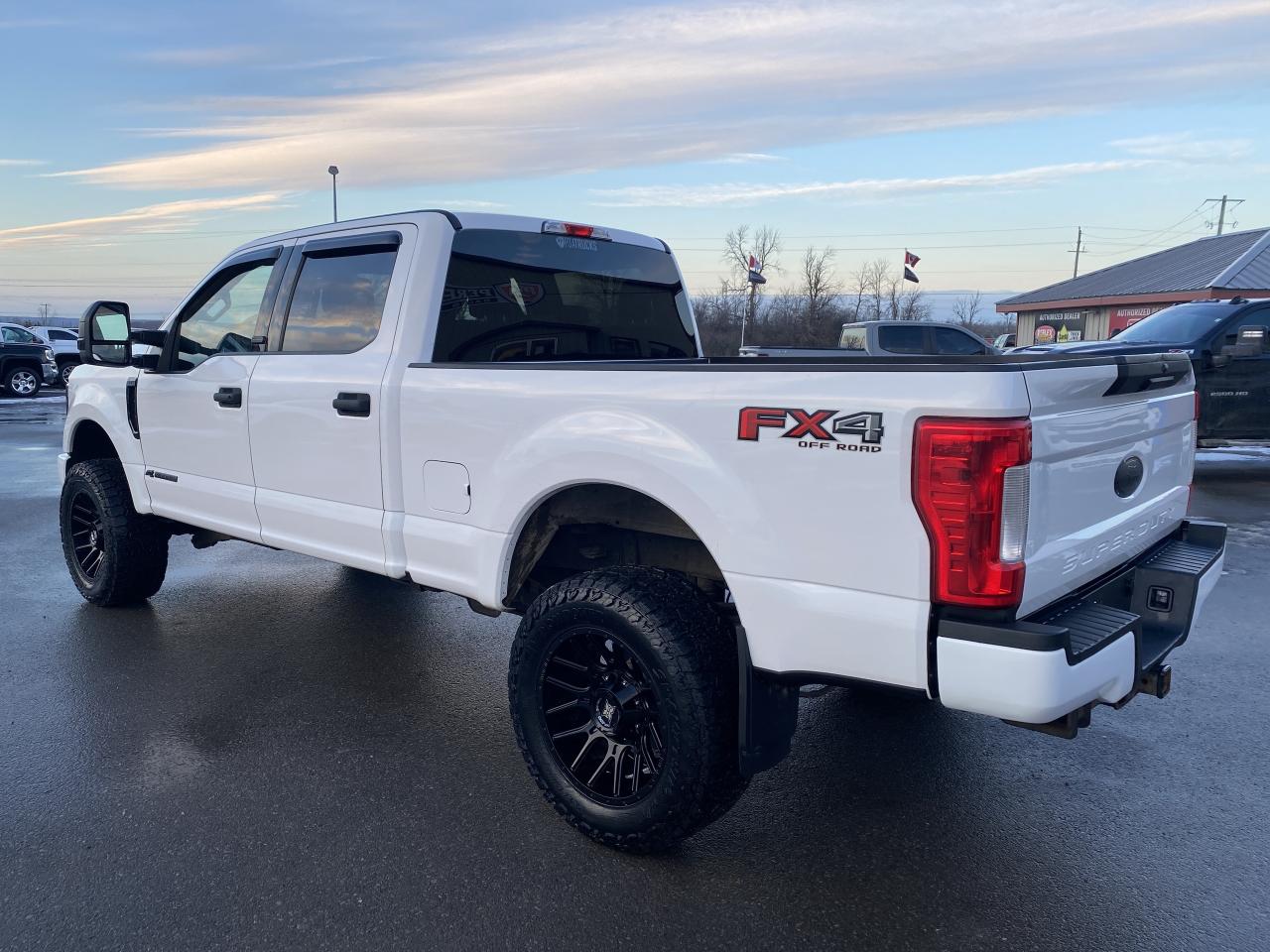 2019 Ford F-350 XLT BDS LEVEL/WHEEL/TIRE/LEATHER PKG!! Photo