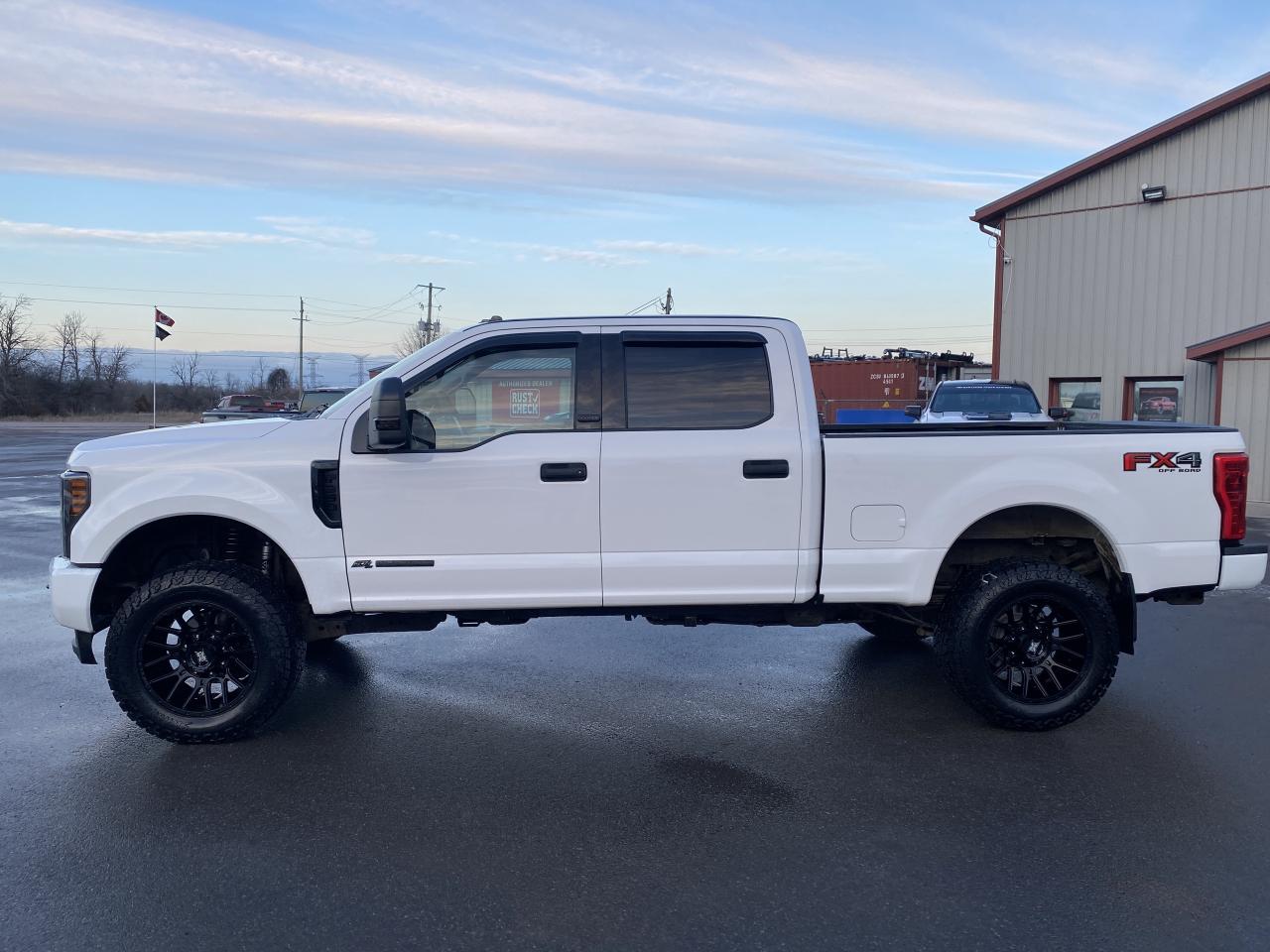 2019 Ford F-350 XLT BDS LEVEL/WHEEL/TIRE/LEATHER PKG!! Photo