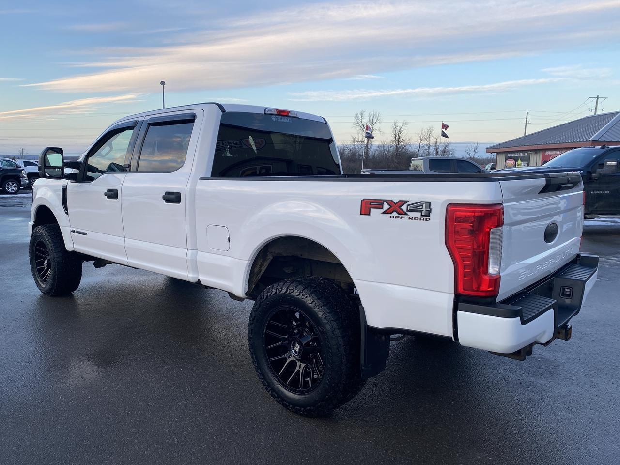 2019 Ford F-350 XLT BDS LEVEL/WHEEL/TIRE/LEATHER PKG!! Photo