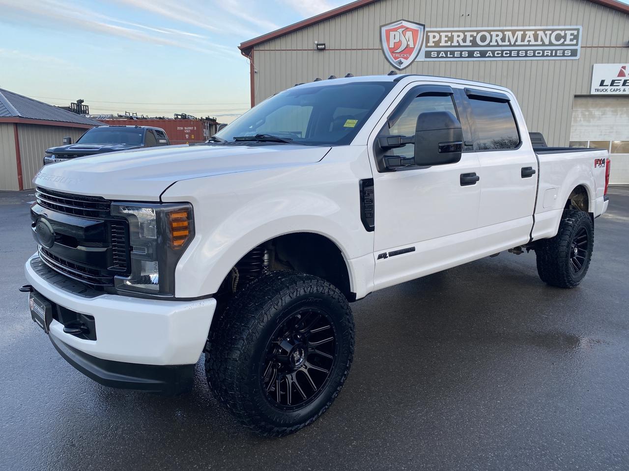2019 Ford F-350 XLT BDS LEVEL/WHEEL/TIRE/LEATHER PKG!! Photo