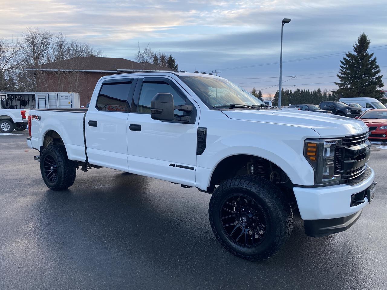 2019 Ford F-350 XLT BDS LEVEL/WHEEL/TIRE/LEATHER PKG!! Photo