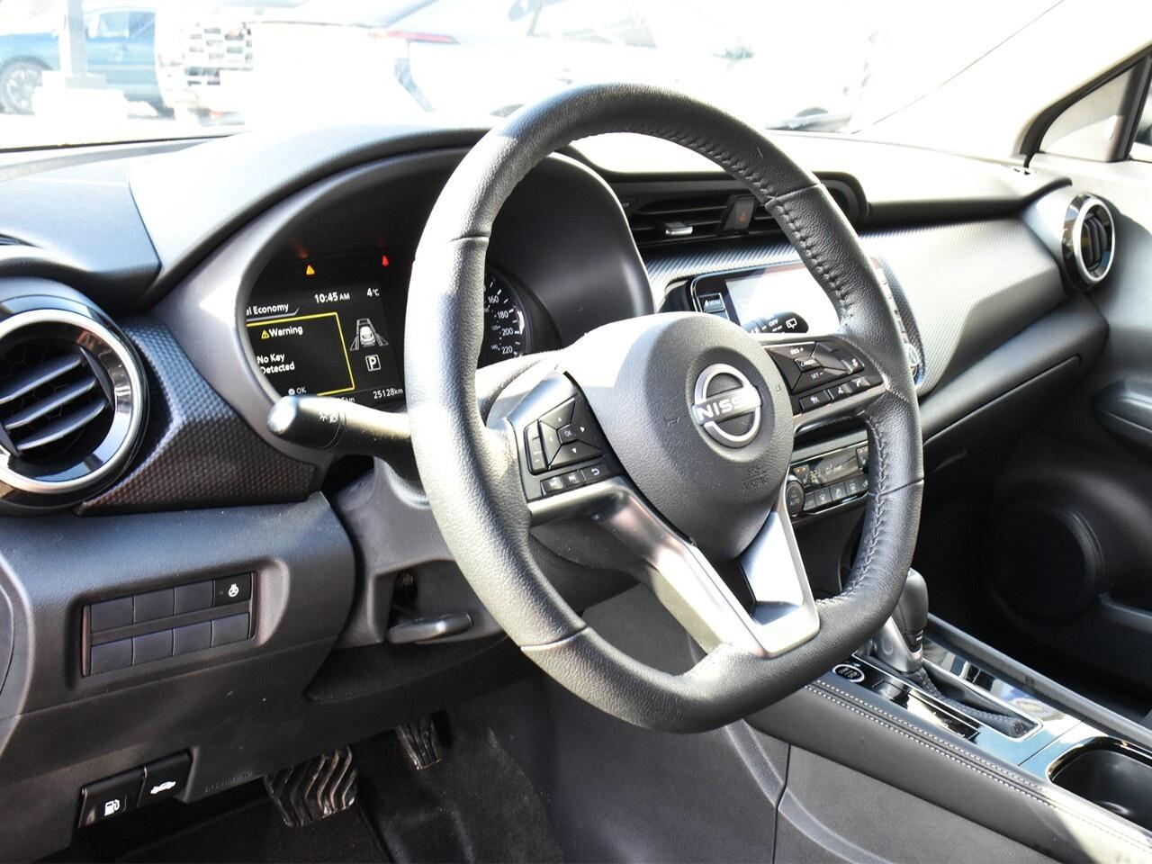 2024 Nissan Kicks SV FWD, APPLE CARPLAY, REMOTE START Photo