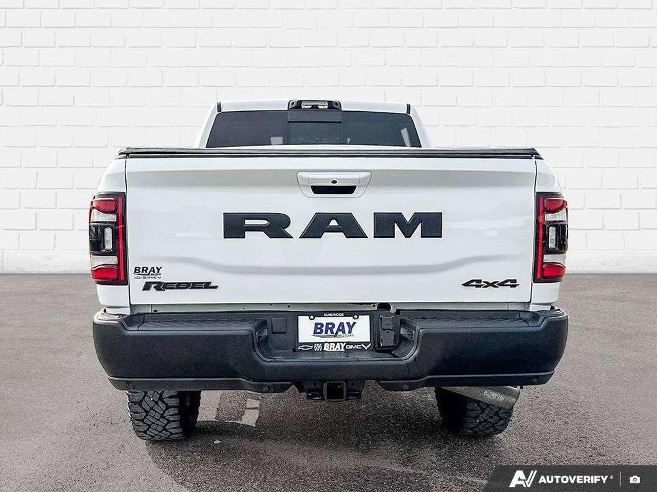 2024 RAM 2500 RUNNING BOARDS. ALL WEATHER MATS. TONNEAU COVER. HEATED BACK SEATS. TRAILER REVERSE GUIDANCE. CERTIFIED. Photo3