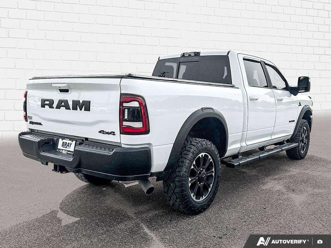 2024 RAM 2500 RUNNING BOARDS. ALL WEATHER MATS. TONNEAU COVER. HEATED BACK SEATS. TRAILER REVERSE GUIDANCE. CERTIFIED. Photo4