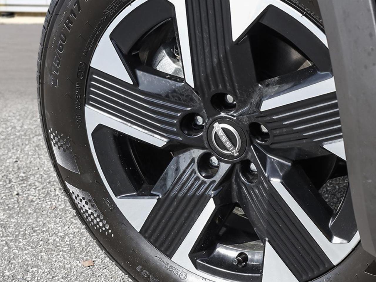 2025 Nissan Kicks SV Photo