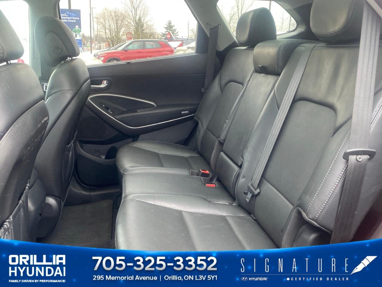 2015 Hyundai Santa Fe XL AWD 4dr 3.3L Auto Luxury Photo