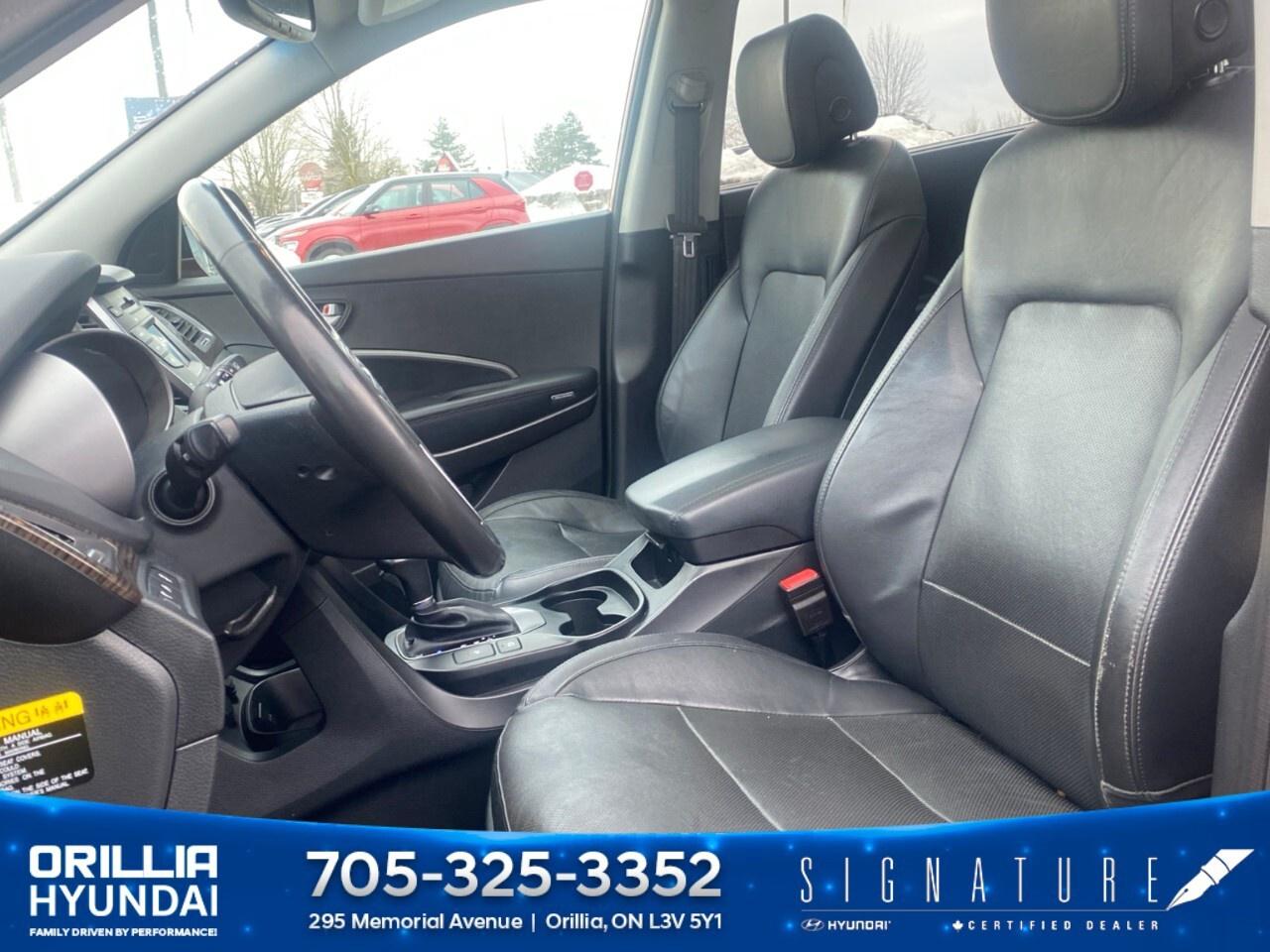 2015 Hyundai Santa Fe XL AWD 4dr 3.3L Auto Luxury Photo