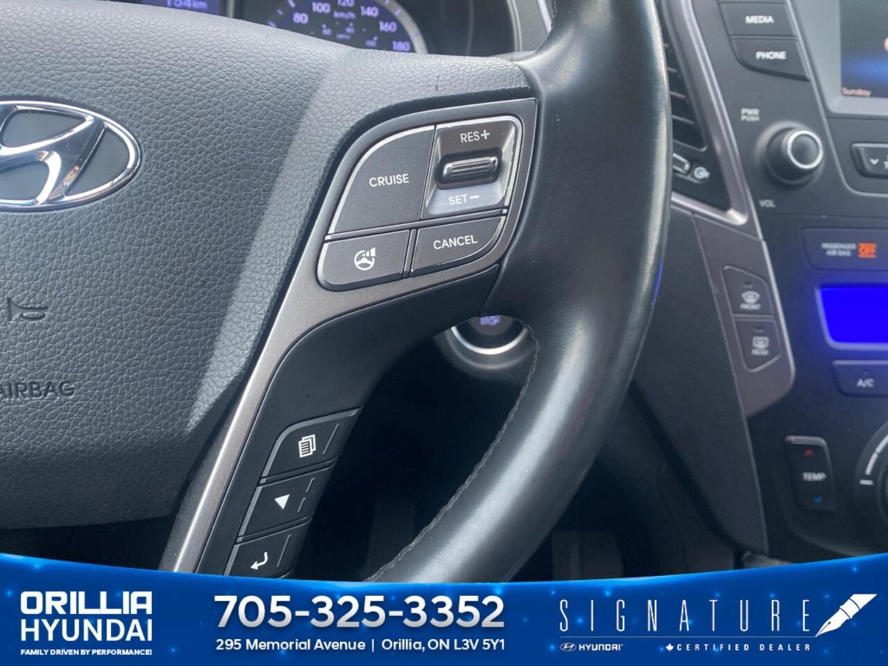 2015 Hyundai Santa Fe XL AWD 4dr 3.3L Auto Luxury Photo