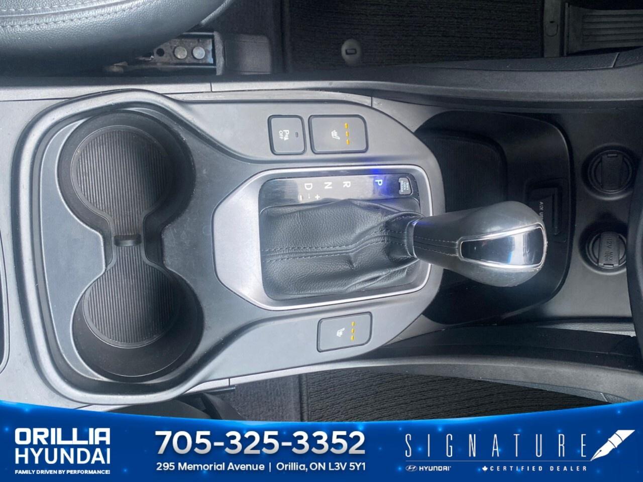 2015 Hyundai Santa Fe XL AWD 4dr 3.3L Auto Luxury Photo