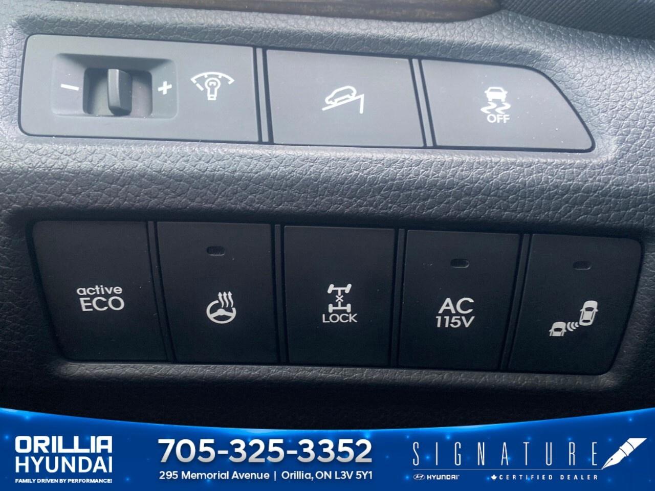 2015 Hyundai Santa Fe XL AWD 4dr 3.3L Auto Luxury Photo