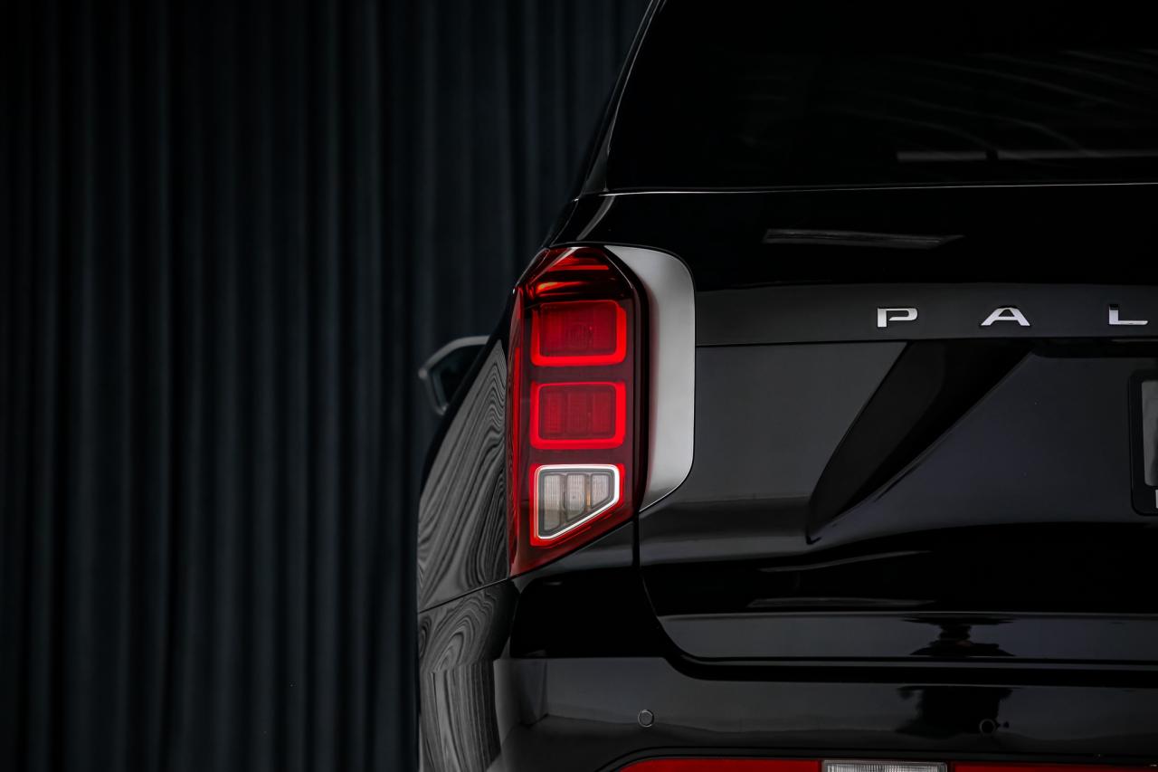 2025 Hyundai PALISADE URBAN 8 PASSENGER AWD 1OWNER NOACCIDENT WARRANTY Photo