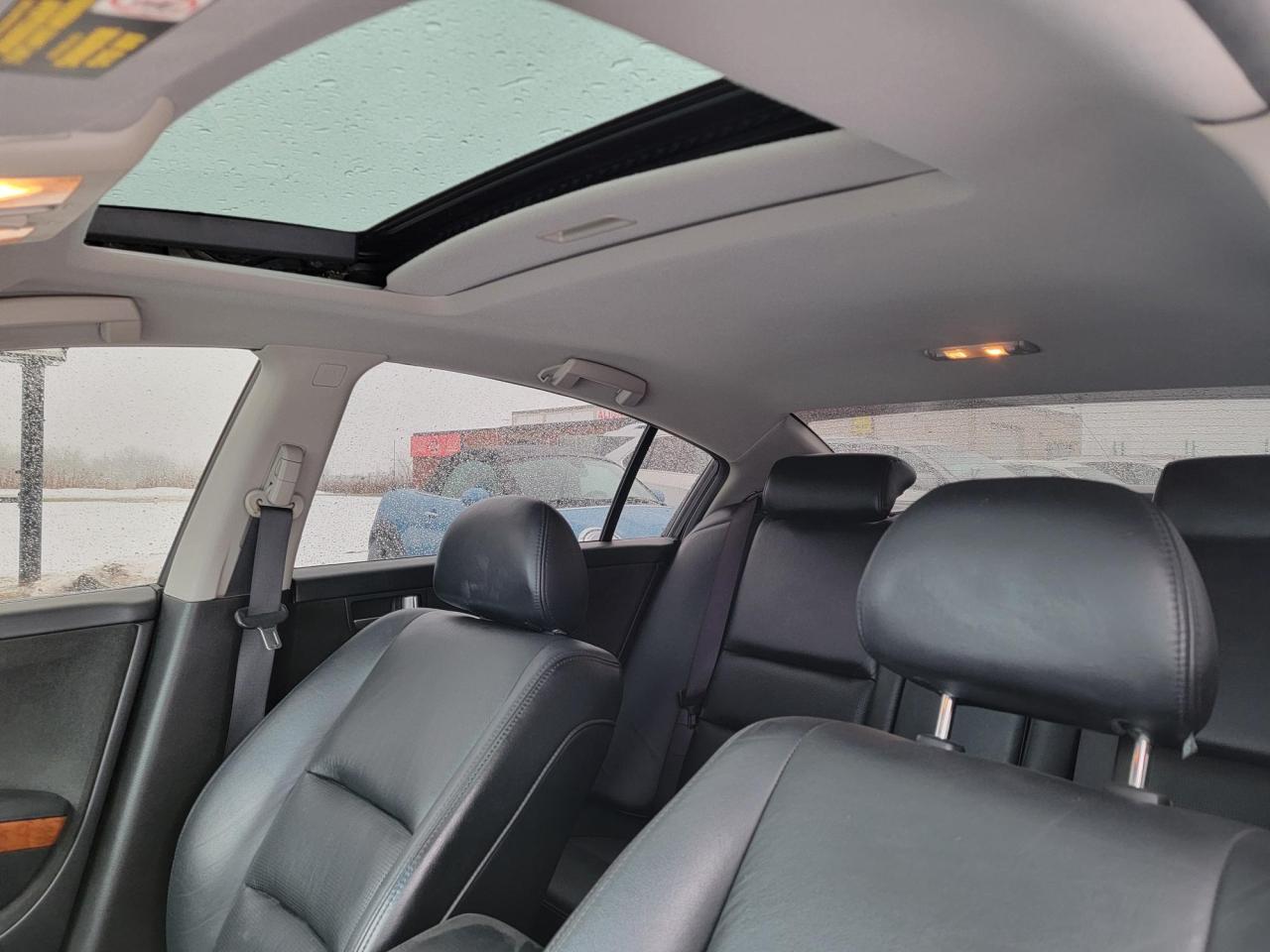 2004 Nissan Maxima SL Auto Photo