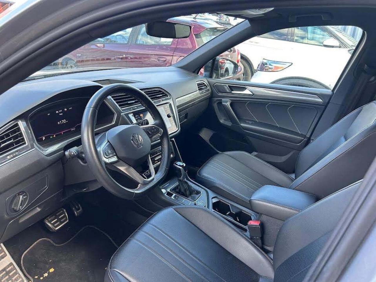 2023 Volkswagen Tiguan R-Line Black Edition 4MOTION/Leather/Sunroof/NAVI/ Photo